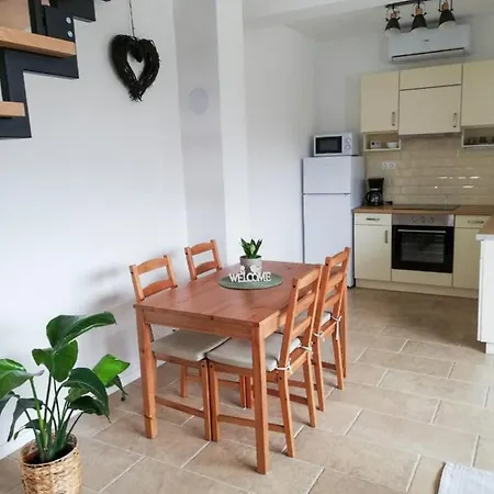 شقة Zoeld Terasz Vendeghaz إيغيرسولوك