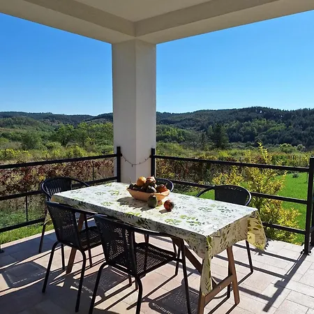 Zoeld Terasz Vendeghaz شقة *